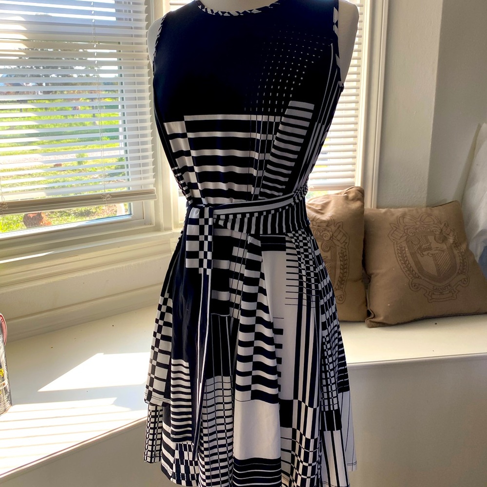 Cute dress by New Directions Size Small Petite
